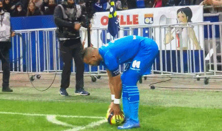 欧冠师徒对决首演，皇马主场迎战曼城（欧冠首度上演师徒之战：皇马主场迎战曼城）