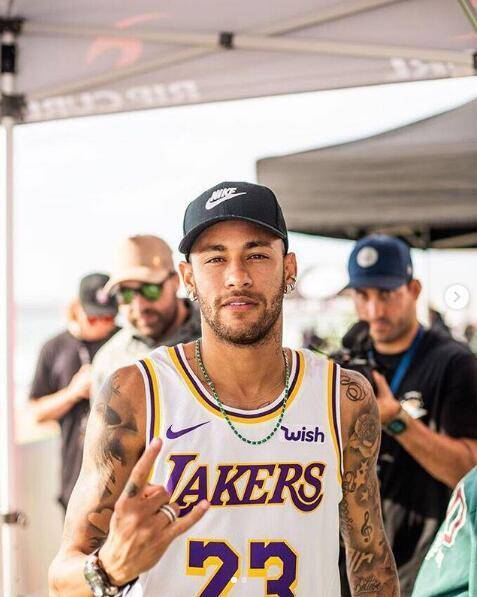 马雷斯卡：埃斯特旺肌肉小伤将缺战纽卡，感激球迷现场支持我（马雷斯卡：埃斯特旺肌肉轻伤将缺席对纽卡之战，感谢球迷到场支持）