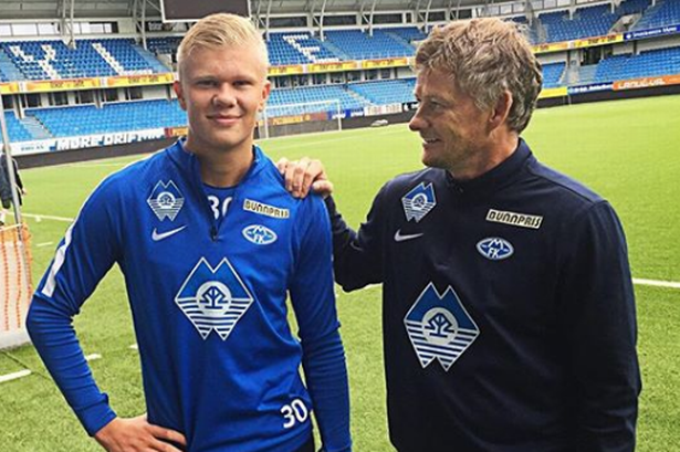 中超11月最佳阵容：法比奥、瓦科领衔，吴曦、王燊超入选