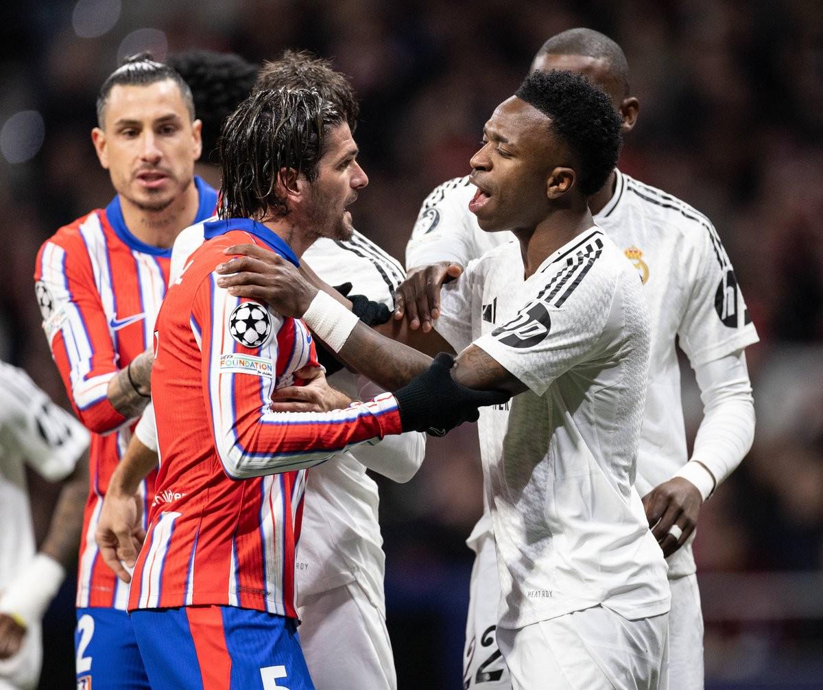 环足奖年最佳男足俱乐部候选：巴黎、切尔西、巴萨、拜仁在列