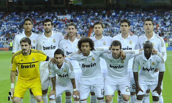 旧将：维尼修斯表现没达到他的续约要求，多数皇马球员也这样（前队员：维尼修斯的表现配不上其续约要价，多数皇马球员也如此）