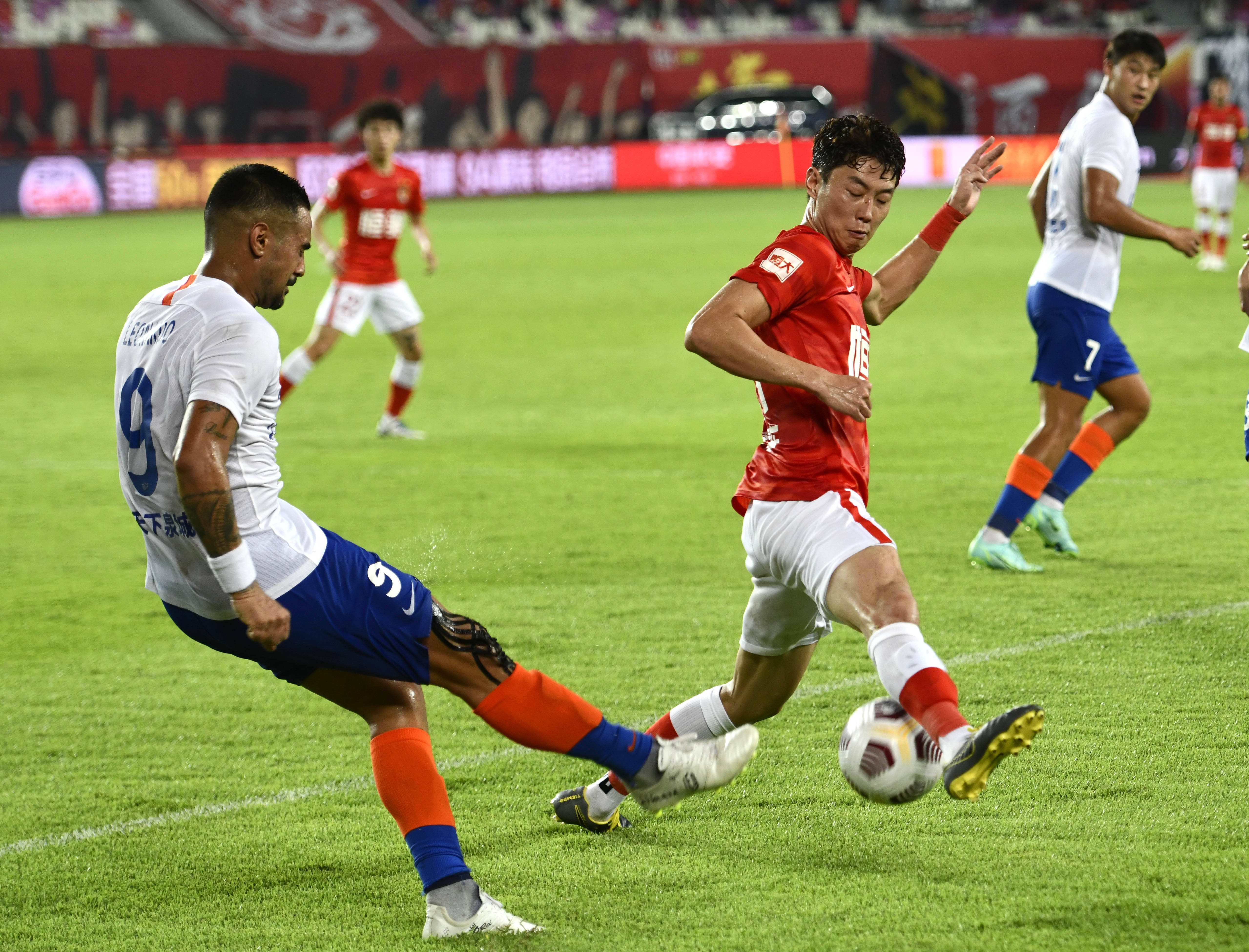 宫磊：佳一年轻时就好学；望他善用新人，打破传统，敢于担当