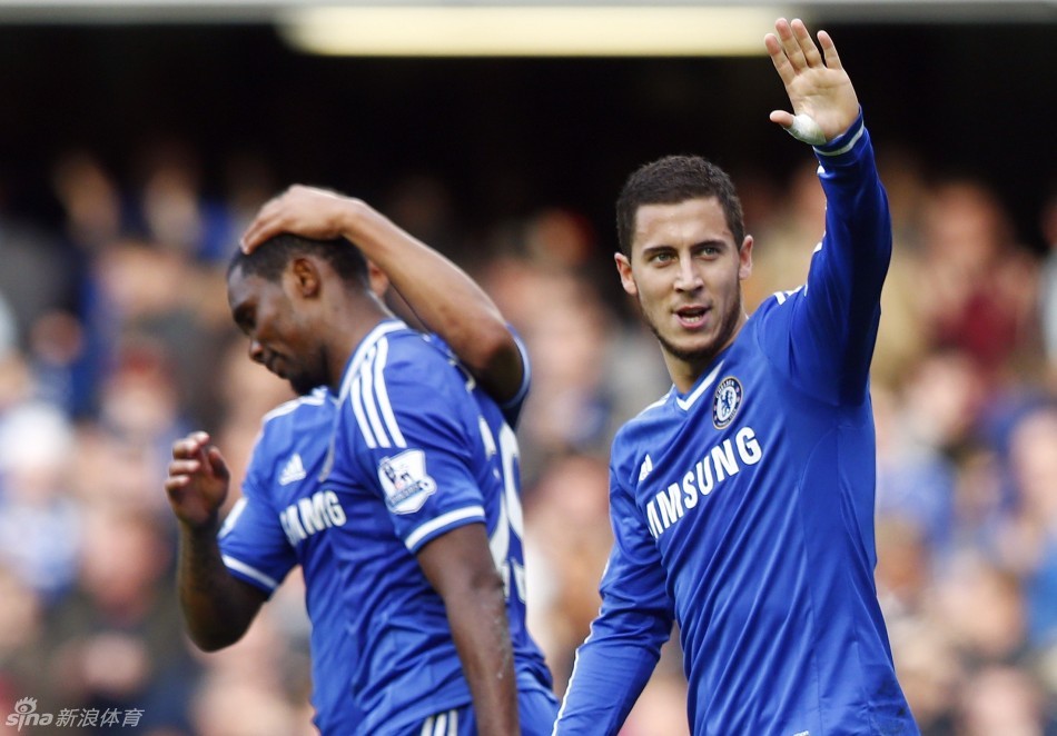 刘伟国：捧起中甲冠军奖杯很激动，明年力争在中超站稳脚跟（刘伟国：中甲夺冠激动不已，明年争在中超立足）